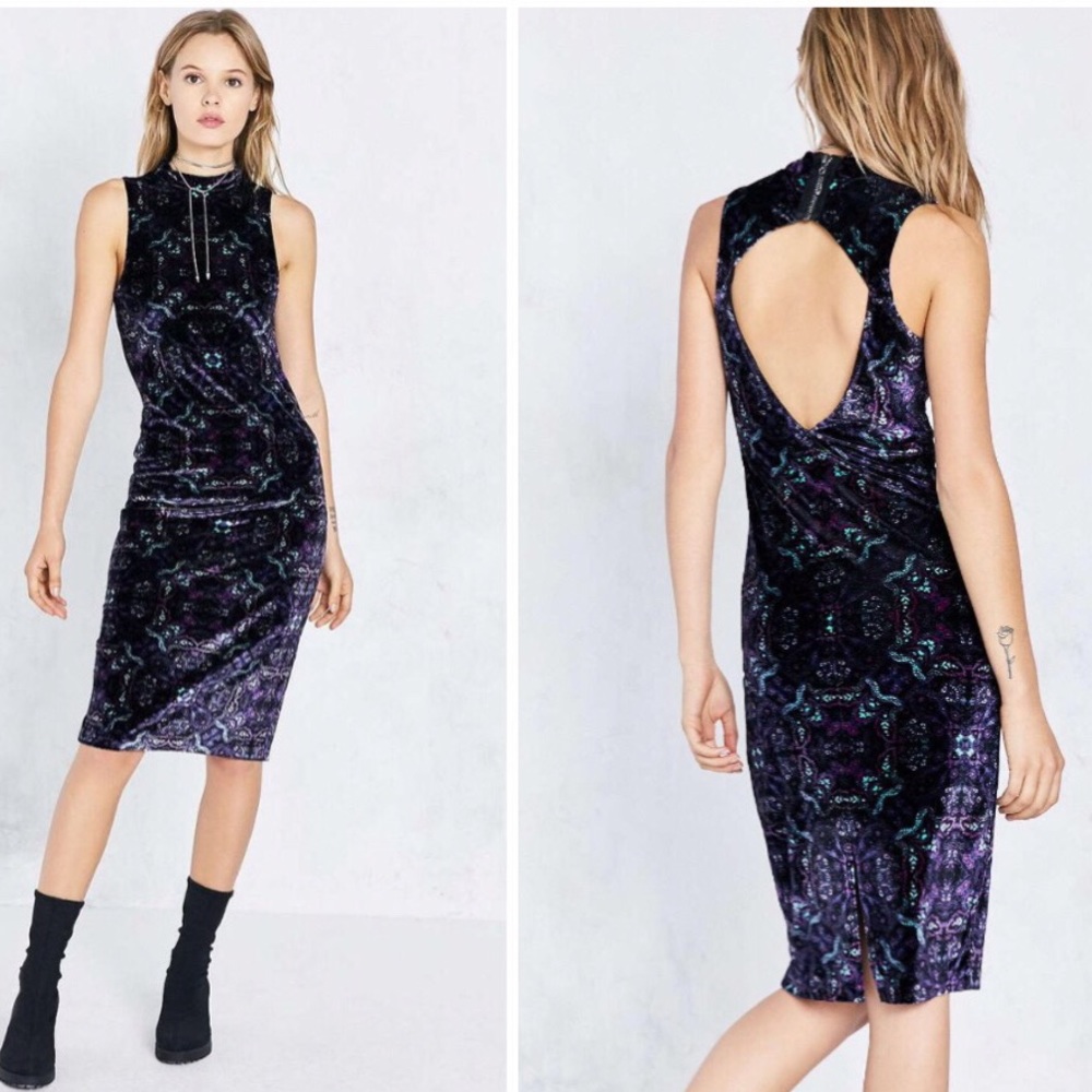 Ecoté Zodiac Velvet Mock Neck Dress